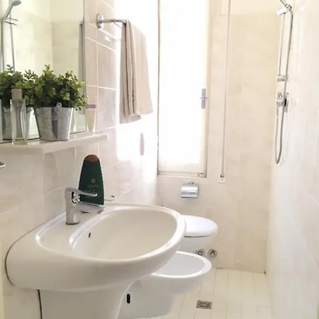 Byron Solo Per Giovani 2* Riccione