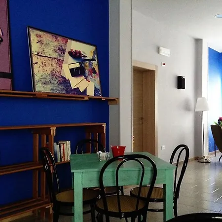 Byron Solo Per Giovani Hotel 2*