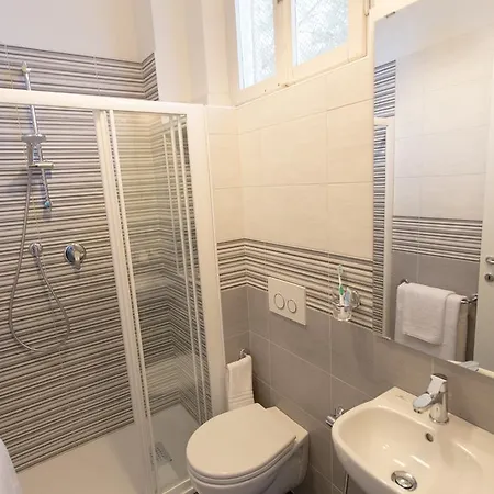 Byron Solo Per Giovani Hotel Riccione