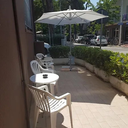 Hotel Byron Solo Per Giovani 2*