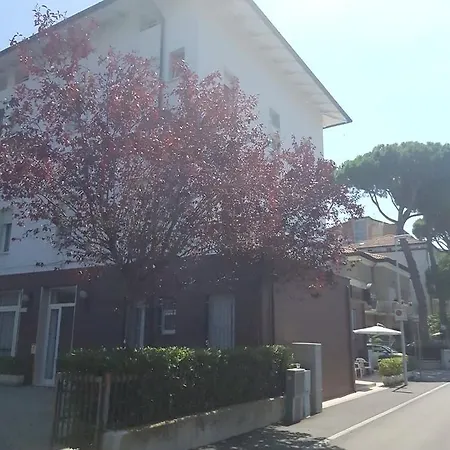 Hotel Byron Solo Per Giovani