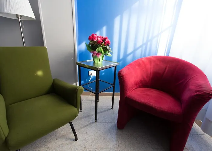 Byron Solo Per Giovani 호텔