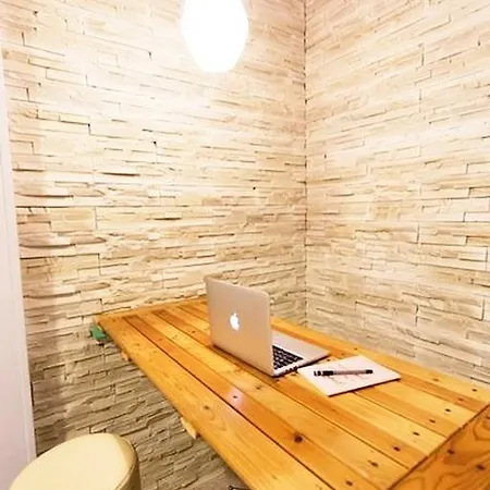 Byron Solo Per Giovani Hotell 2*