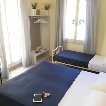 Byron Solo Per Giovani 2* Riccione