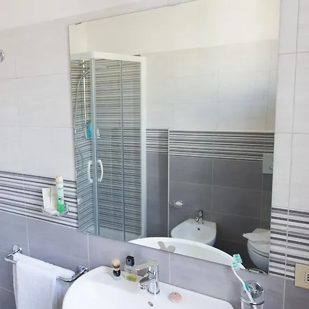 Byron Solo Per Giovani 2* リッチョーネ