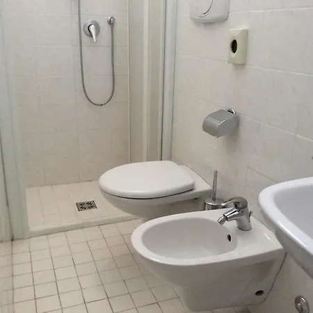 Hotell Byron Solo Per Giovani