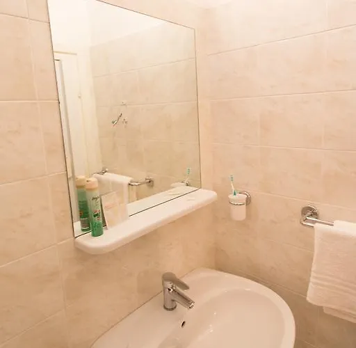 Hotel Byron Solo Per Giovani Riccione