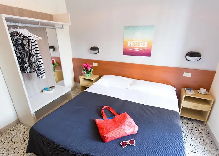 מלון Byron Solo Per Giovani 2*