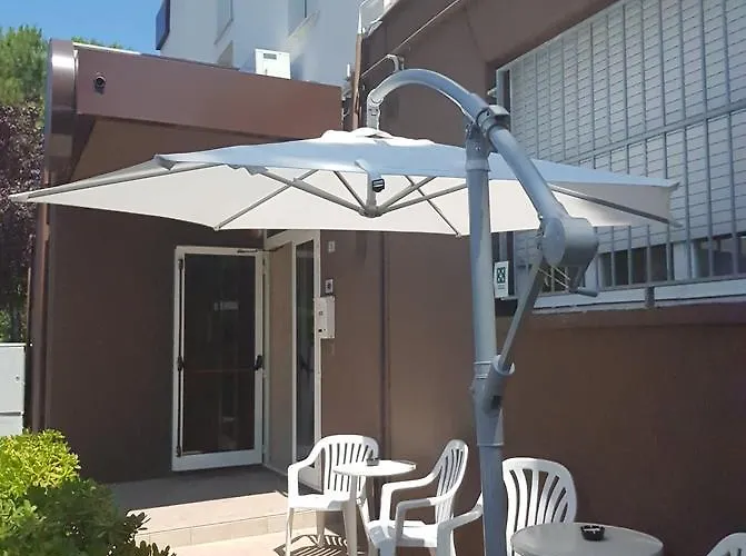 Hotel Byron Solo Per Giovani 2*